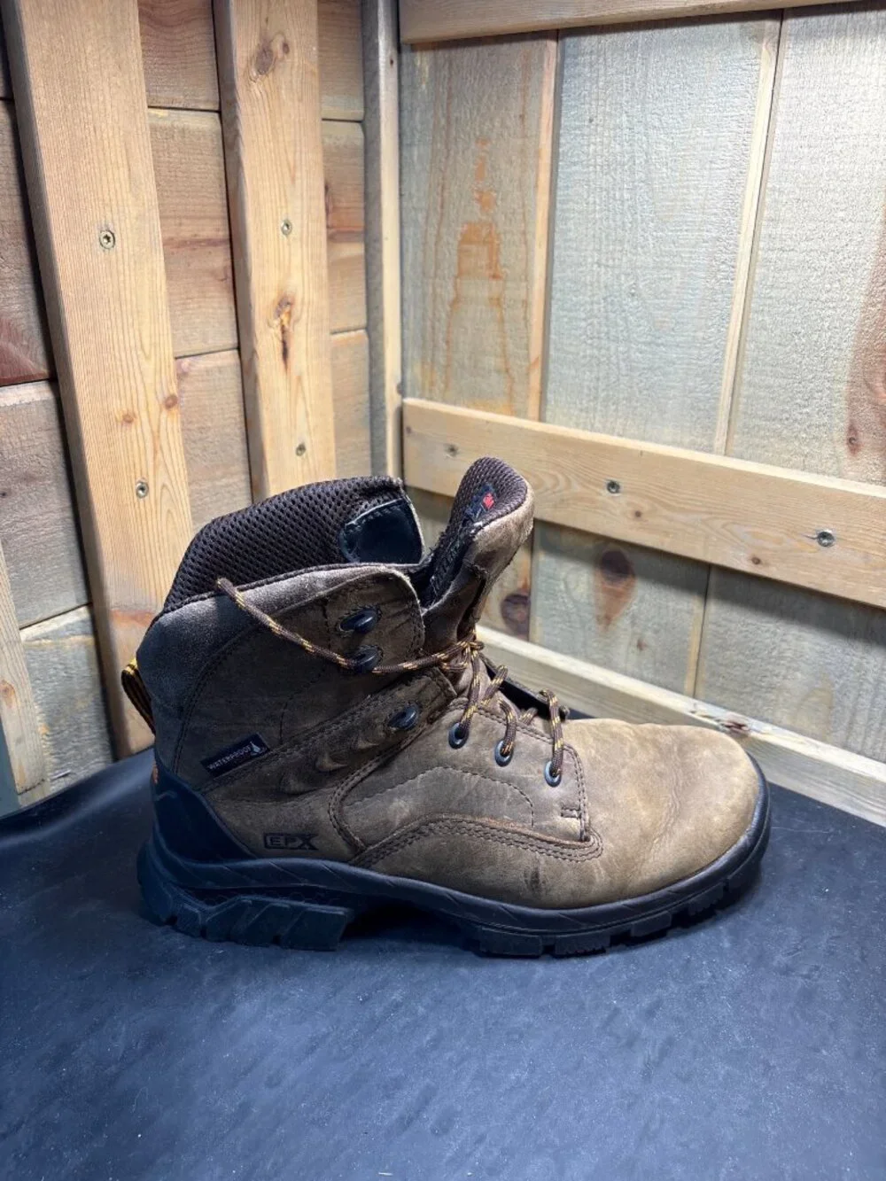 Wolverine W10648 Brown Waterproof Work Boots Men's US 10.5 EW UK 9.5 EU 43.5